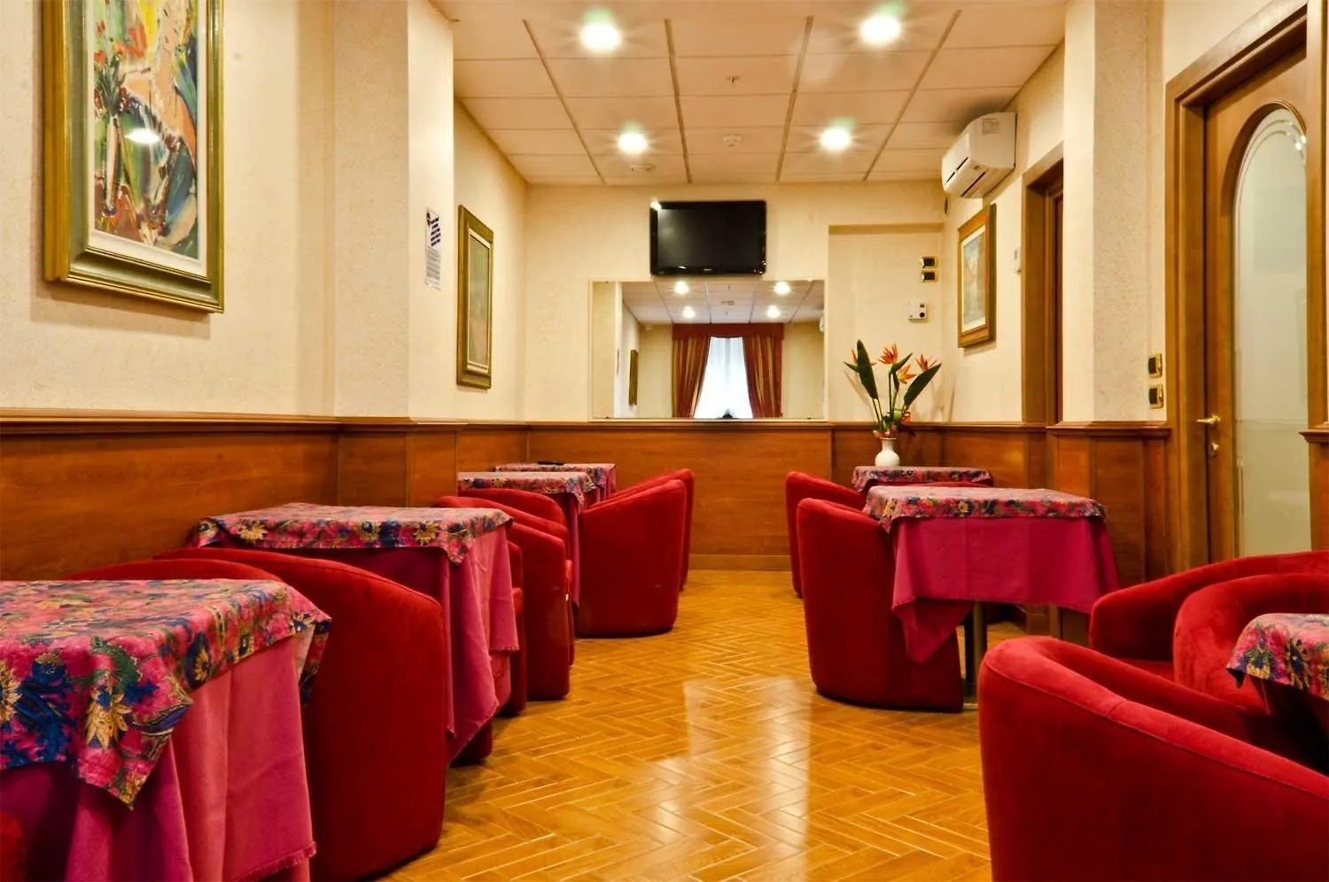 9 Hotel Vicino Palazzo Reale a Genova da Valutare