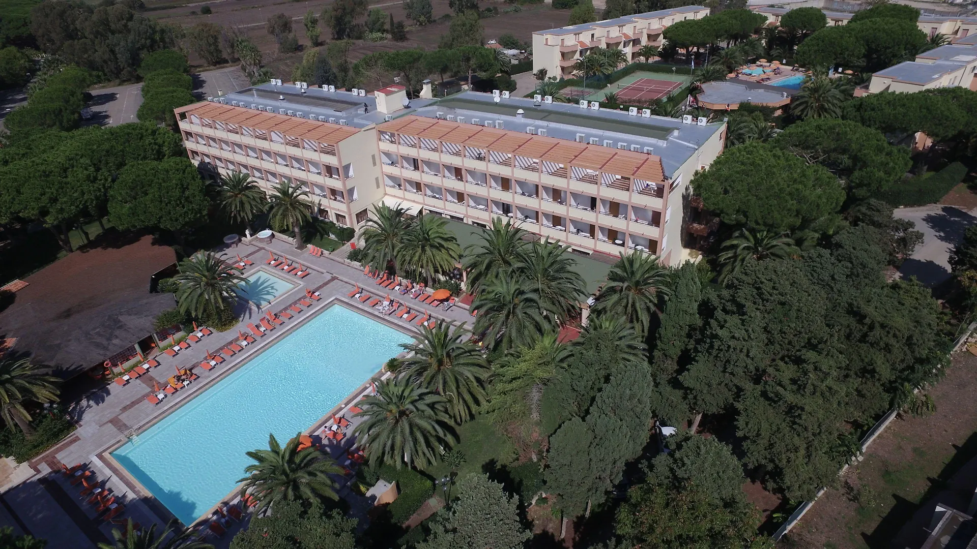 Staying Near Nuraghe di Palmavera: 8 Hotel a Confronto
