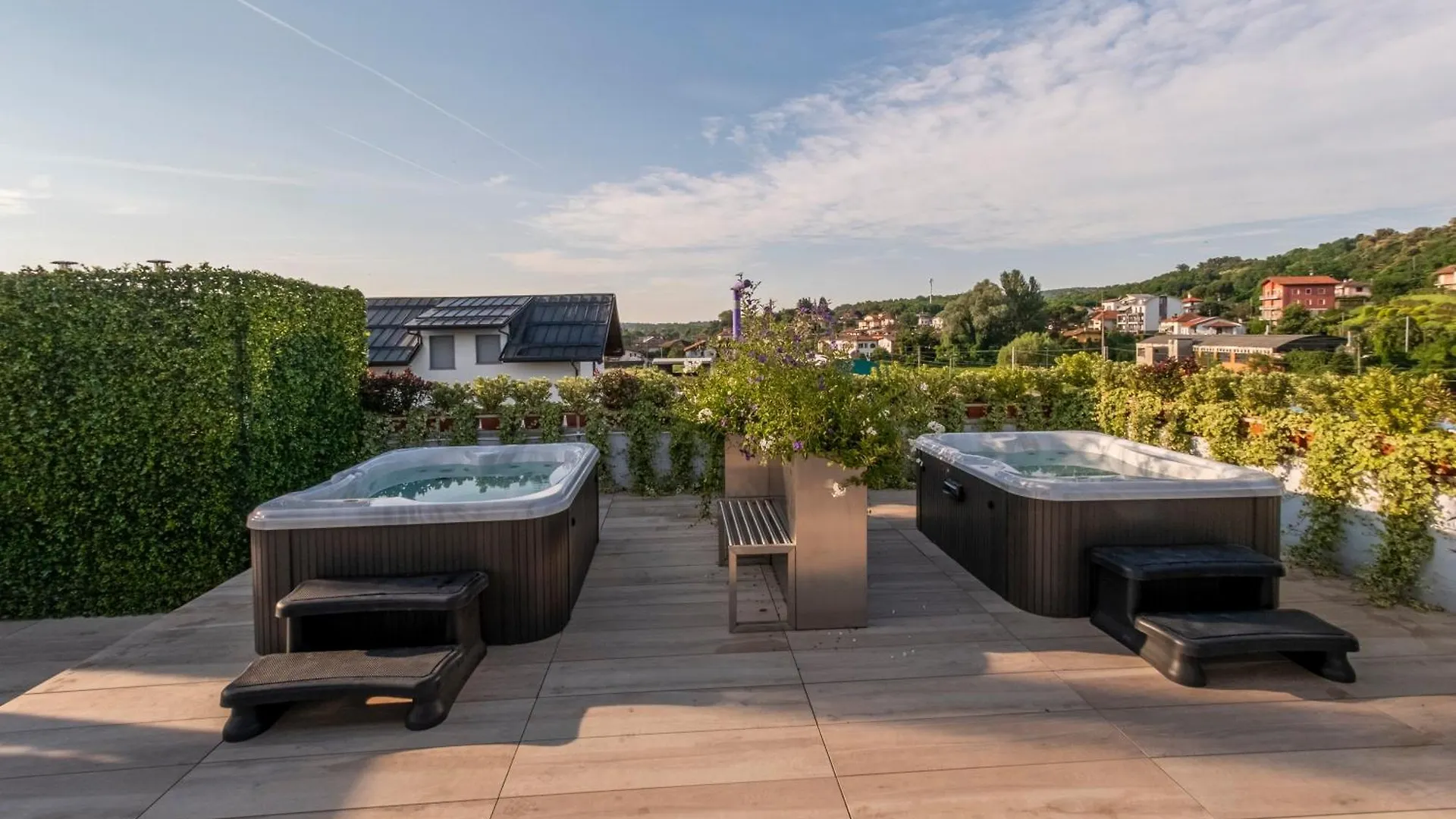 4 Hotel Family Friendly vicino a Oxford S.R.L. ad Arona