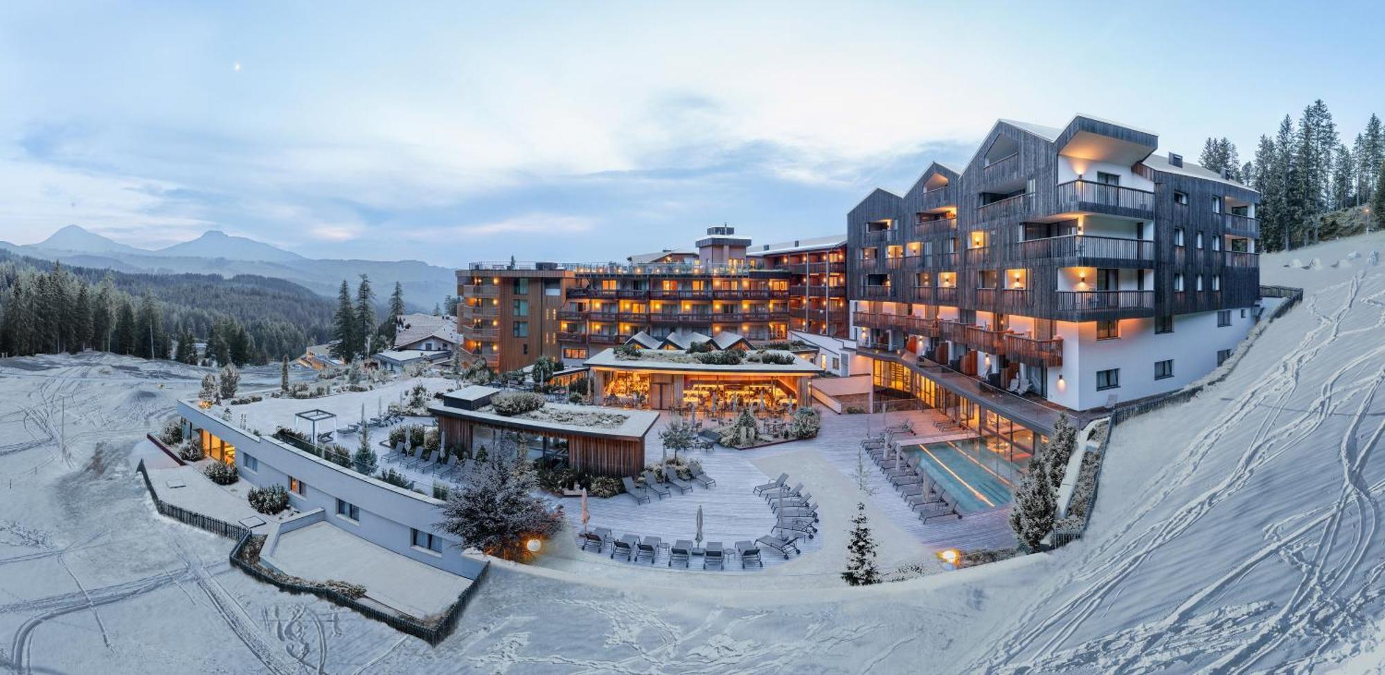 4 Hotel Centrali vicino alla Moseralm 2 a Nova Levante